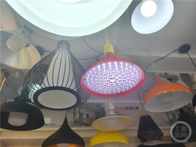 建筑裝飾材料燈具市場仍有'生鮮燈'銷售？商家稱新款符合'新國標'